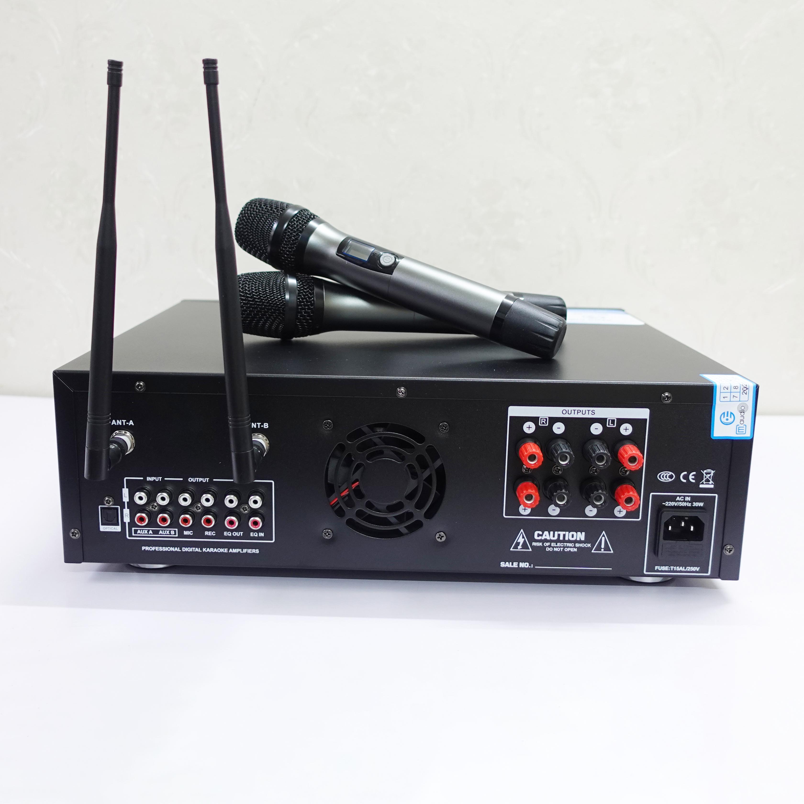 https://banoka.vn/đẩy liền vang liền mic CM 580 6